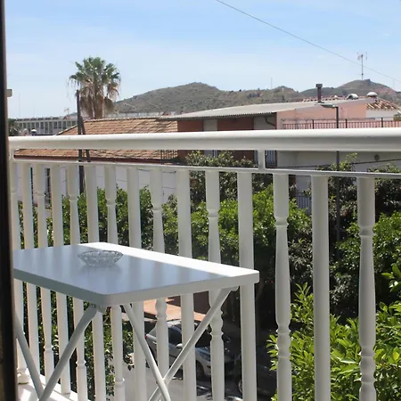 En Ciudad Jardin Apartment *